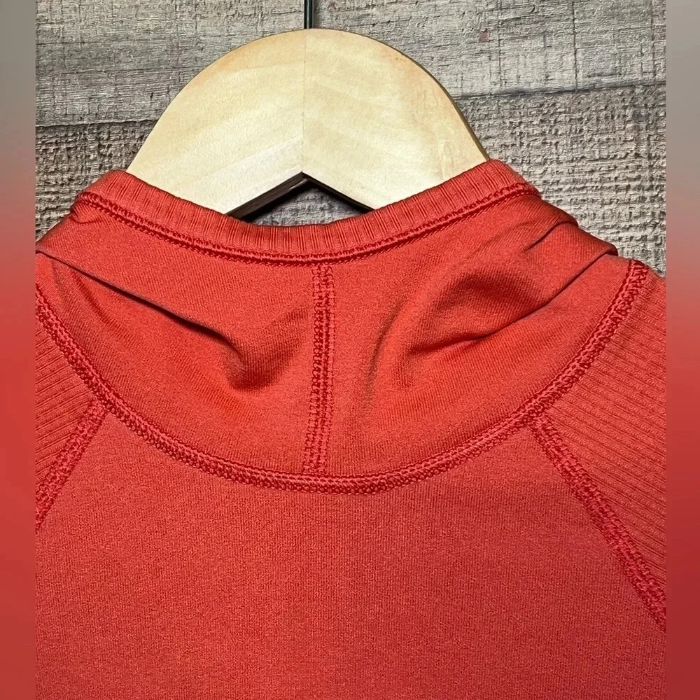🌻 Athleta Tracker Hoodie in Cosmic Orange Women's size XS seamless activewear - Picture 3 of 8
